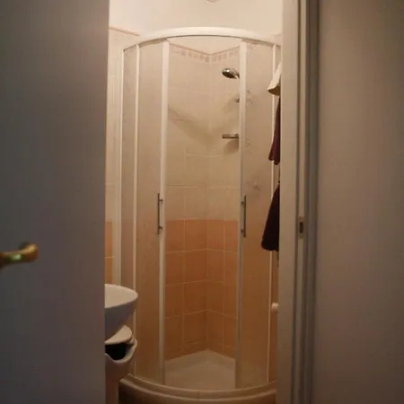 On 2 Floors For 2 To 4 Guests * Donnini